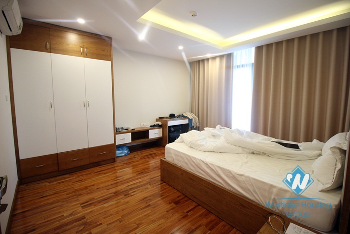 New and modern 3 bed apartment for rent in Truc Bach